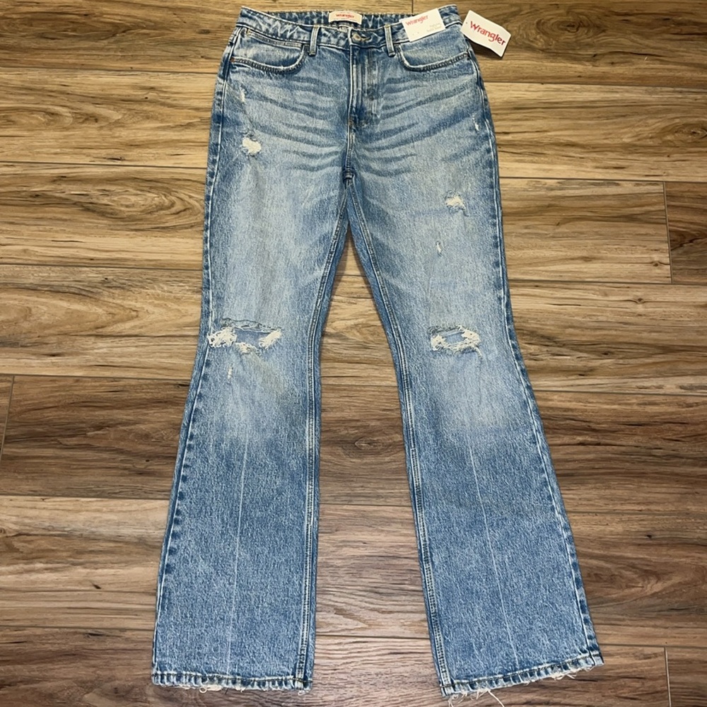 Wrangler High Rise Bold Boot Jeans Distressed Light Wash 8 x32 NWT - Picture 4 of 12